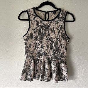 NWOT! Forever 21 - Black and Cream Lace Sleeveless Top. Size Medium.